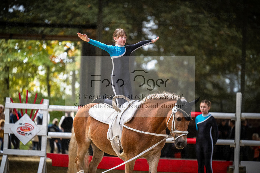 DOS_0120 | Entdecke hochwertige Reitturnierfotos von Foto Oger. Professionell, emotional und authentisch – jetzt Lieblingsmomente im Shop bestellen.Deutschlandweite Turnierfotografie. - Realisiert mit Pictrs.com