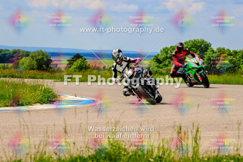 MotoTeam-0988 | Hier findet Ihr Bilder von Touristenfahrten auf der Nürburgring Nordschleife oder von anderen Veranstaltungen die ich besucht habe. Viel Spass beim Durch Schauen 