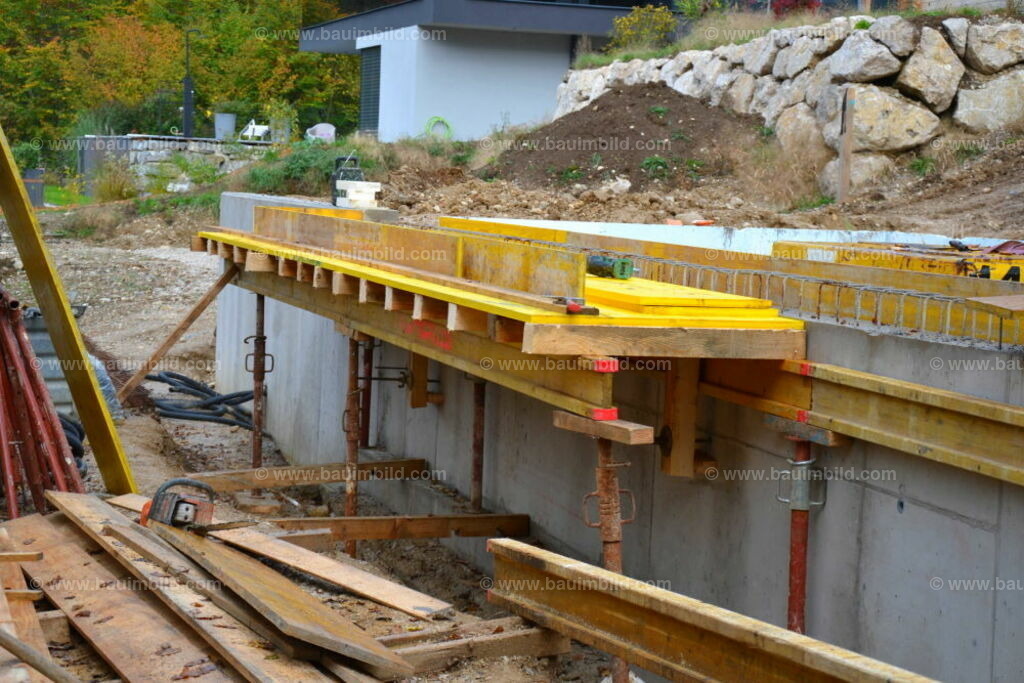 bib-lg04-betonarbeiten-0301 | Nach LV-Leistungsgruppen sortierte Detailfotos über den Bau eines Hauses. Alle Hausbau-Bilder direkt vom Urheber und Autor der Website Haus-Selber-Bauen.com