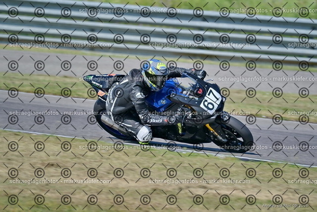 26BT02-0119 | markuskiefer.com - Realisiert mit Pictrs.com