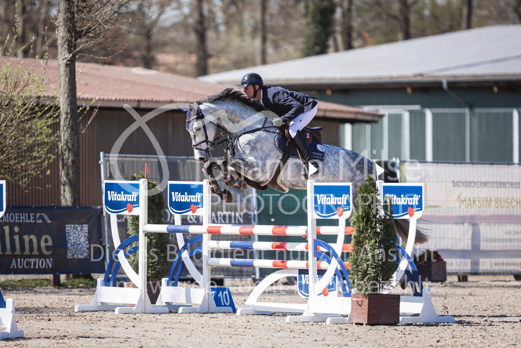 250408_Mühlen_SprPf-L-390 | Deine schönsten Turniermomente als professionelle Fotos! Entdecke hochwertige Pferdesport-Fotografie im Online-Shop. Jetzt Fotos finden & bestellen!