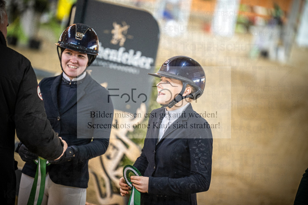 DOS_0035 | Entdecke hochwertige Reitturnierfotos von Foto Oger. Professionell, emotional und authentisch – jetzt Lieblingsmomente im Shop bestellen.Deutschlandweite Turnierfotografie. - Realisiert mit Pictrs.com