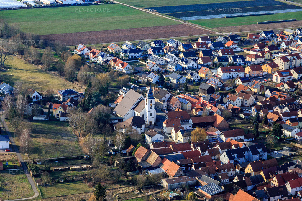 Luftbild: Pfarrei St. Josef in Offenbach an der Queich im Bundesland Rheinland-Pfalz in Deutschland. Foto: IMG_112633.jpg vom 13.02.2019 durch Werner Riehm/FLY-FOTO.de