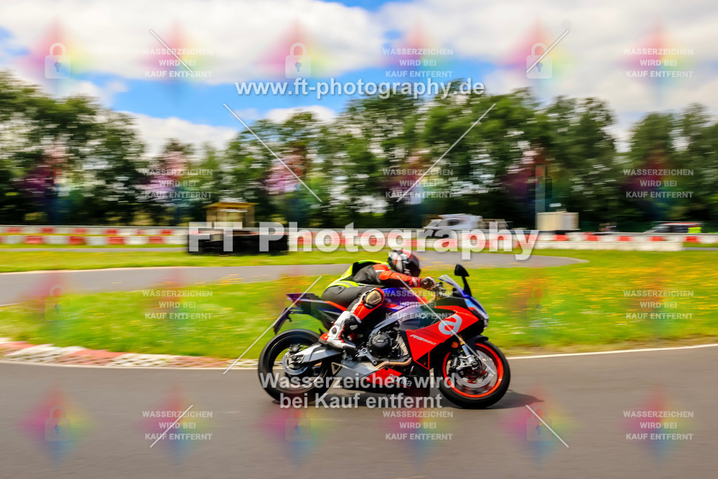 VBK-8144 | Hier findet Ihr Bilder von Touristenfahrten auf der Nürburgring Nordschleife oder von anderen Veranstaltungen die ich besucht habe. Viel Spass beim Durch Schauen 