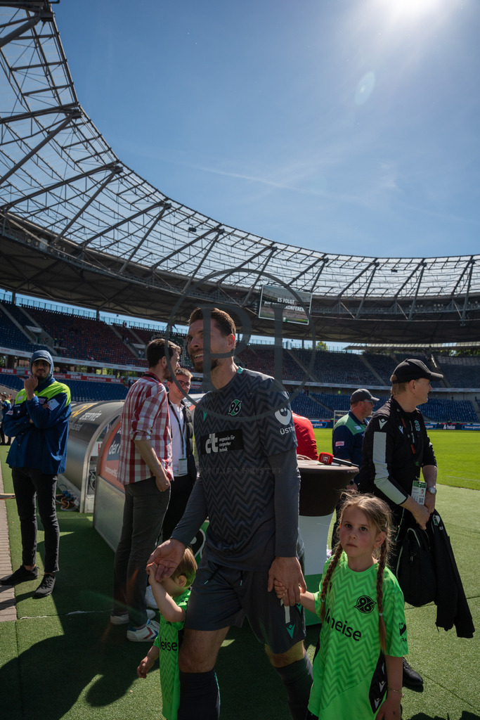 Hannover 96 vs SpVgg Fürth – 2. Bundesliga – 11.05.2025 | Szene aus dem 2. Bundesliga-Spiel des 33. Spieltags zwischen Hannover 96 und der SpVgg Früth am 11 Mai 2025 in der Heinz von Heiden Arena in Hannover. Endstand: 1:1. Fotografiert von Philipp Heist. - Realisiert mit Pictrs.com