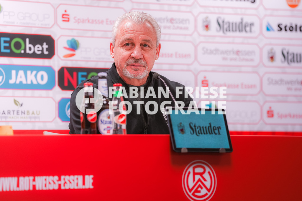 GER Rot-Weiss Essen vs. SSV Ulm, Fussball, 3. Liga, Spieltag 19, Saison 2025/2026, 20.12.2025 | GER Rot-Weiss Essen vs. SSV Ulm, Fussball, 3. Liga, Spieltag 19, Saison 2025/2026, 20.12.2025Foto: Fabian Friese - Realisiert mit Pictrs.com