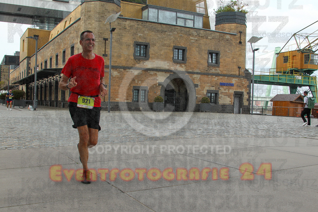 250920_1530_EV4_8958 | Sportfotografie im Rhein-Sieg Kreis, Köln, Bonn, NRW, Rheinland Pfalz, Hessen, etc. Unser Tätigkeitsfeld umfasst den Laufsport vom Volkslauf über den Marathon, Duathlon, Triathon bis zum Ultralauf wie Kölnpfad Ultra oder Schindertrail.