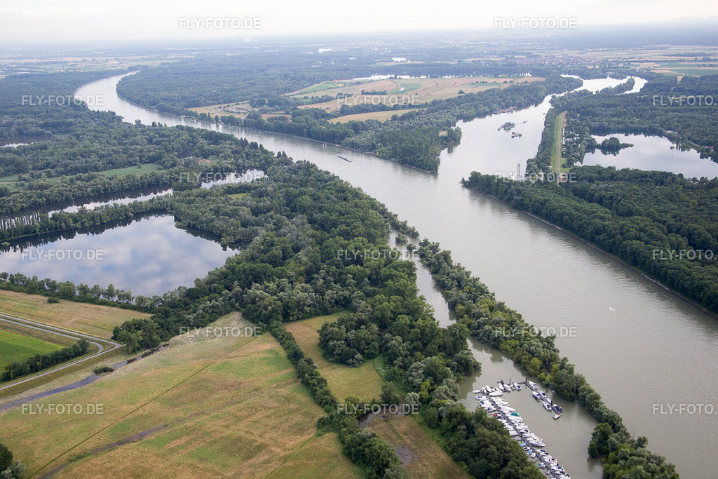 Ortsansicht | Luftbild: Ortsansicht im Ortsteil Rheinau in Mannheim im Bundesland Baden-Württemberg in Deutschland. Foto: IMG_090956.jpg vom 04.07.2016 durch Werner Riehm/FLY-FOTO.de - Realisiert mit Pictrs.com