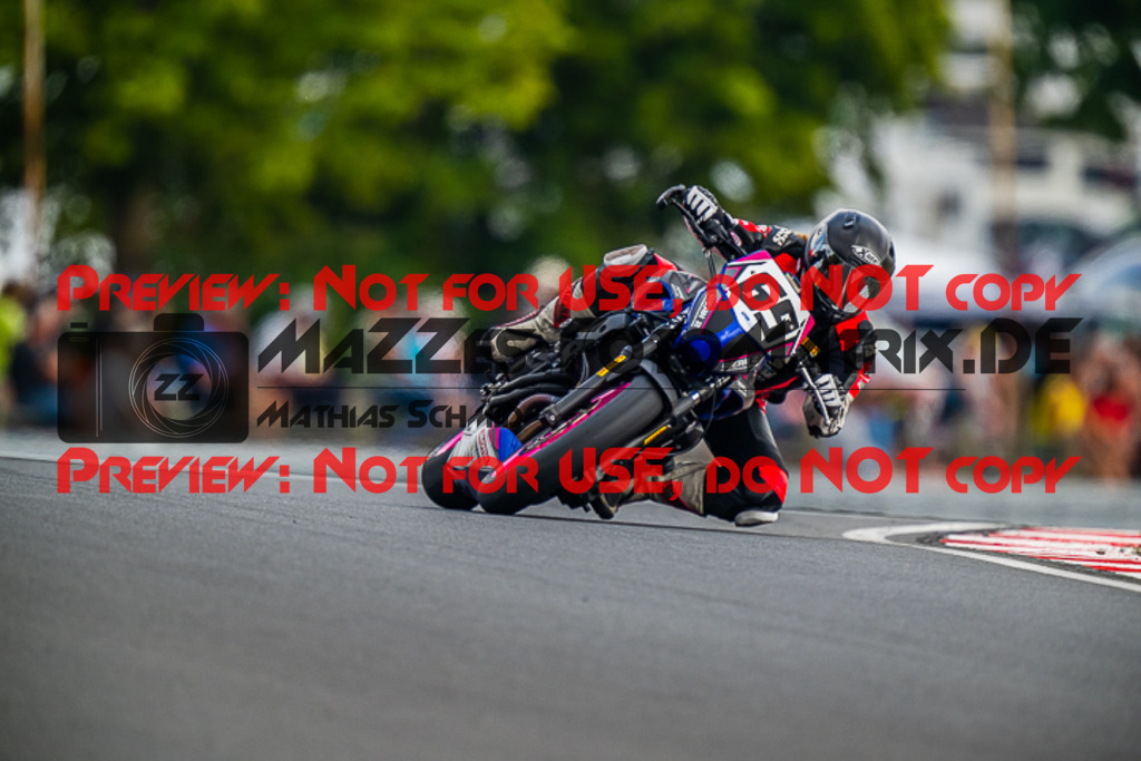 MaZZes_FotoMatrix_220723_6573 | IDM1000