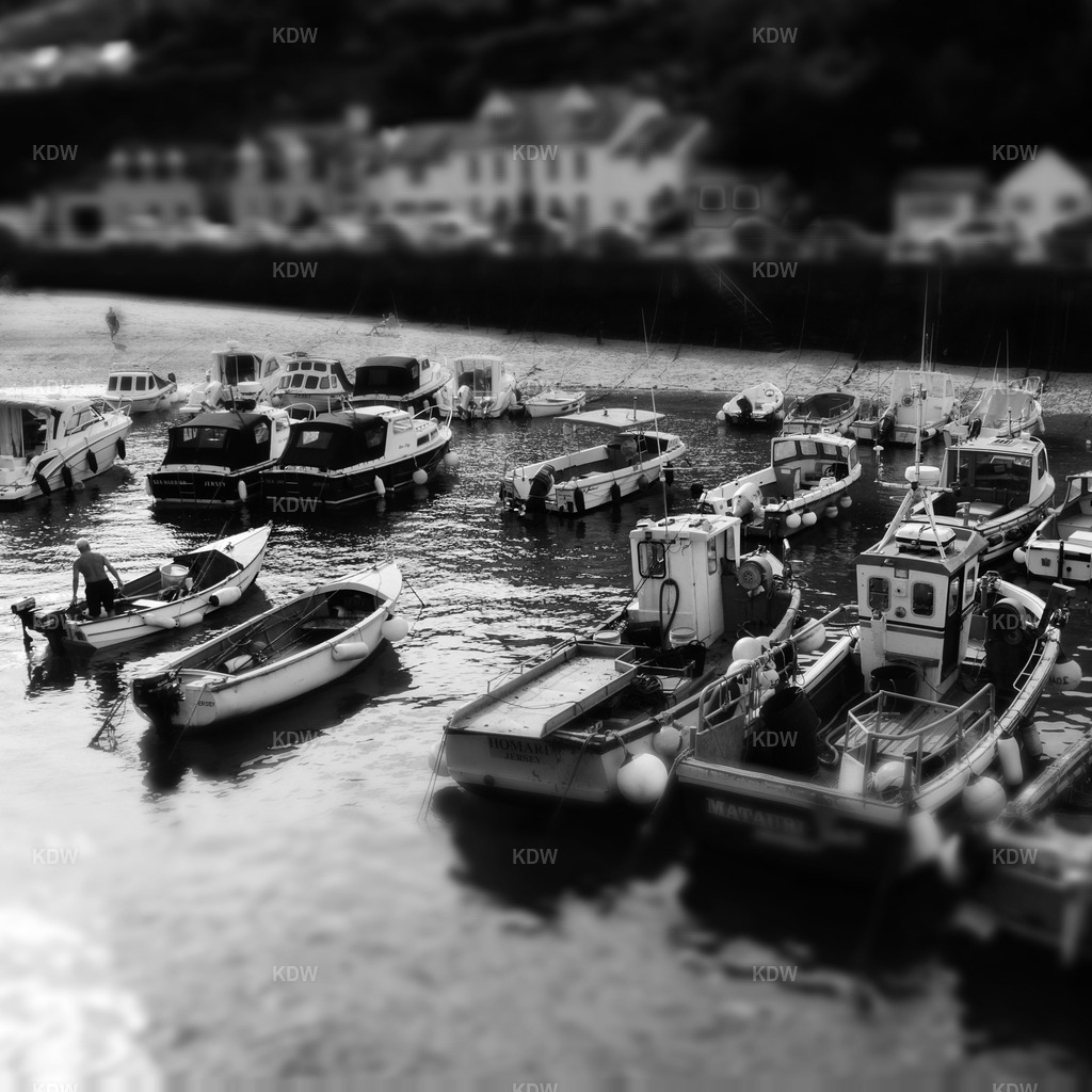 Fischerboote auf Jersey | kleiner Hafen auf der Insel Jersey mit Fischerbooten - Realisiert mit Pictrs.com