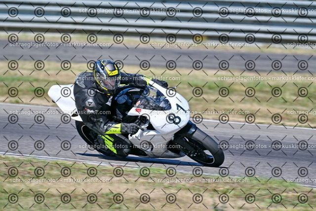 26bt04-0008 | markuskiefer.com - Realisiert mit Pictrs.com