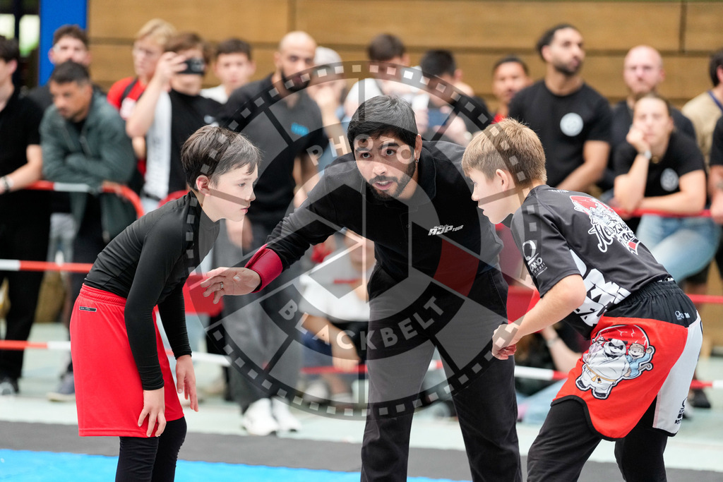 20250920PBB4061 | Athletes compete during the AJP Tour Hamburg International Jiu-Jitsu Championship, on September 20, 2025 in Hamburg, Germany. © Chiara Dazi / photoblackbelt