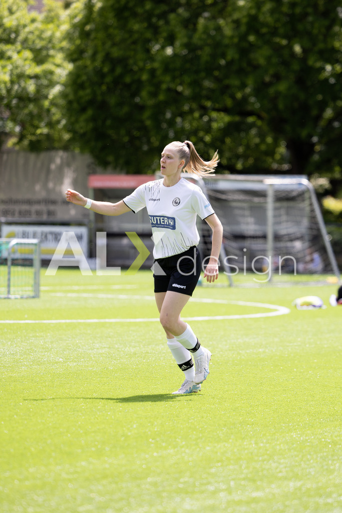 Fußball I Frauen I Saison 2025-2026 I Frauen 3. Liga | FVRZ Gruppe 2 | 18. Spieltag I Spielvereinigung Schaffhausen Damen 1 - Team Furttal Zürich I 17.05.2026 | Hochwertige Sportfotos kaufen & lizenzieren für Medien, Vereine, Agenturen & Sportler:innen. Entdecke professionelle Sportfotografie im Bildshop von Alexander Franzen. - Realisiert mit Pictrs.com