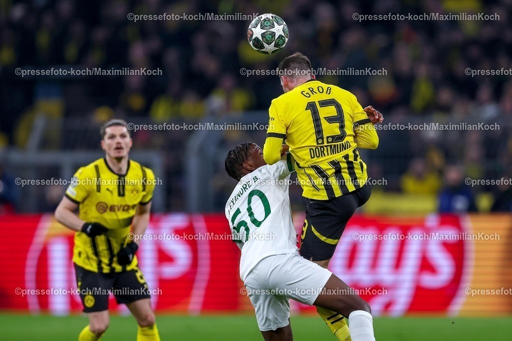 UCL1902250101046 | 19.02.2025, Fußball, UEFA Champions League, Borussia Dortmund - Sporting Lissabon, Signal Iduna Park, Knockout phase play-offs, Saison 2024 2025: Alexandre Brito  (Sporting #50) im Zweikampf gegen Pascal Groß (BVB #13)