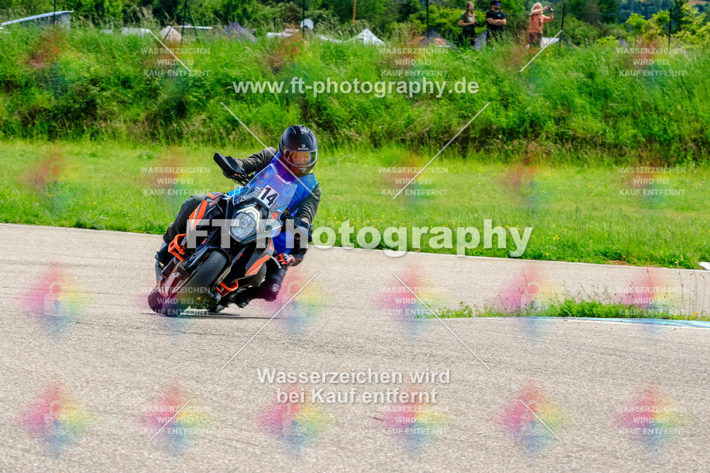 MotoTeam-9942 | Hier findet Ihr Bilder von Touristenfahrten auf der Nürburgring Nordschleife oder von anderen Veranstaltungen die ich besucht habe. Viel Spass beim Durch Schauen 