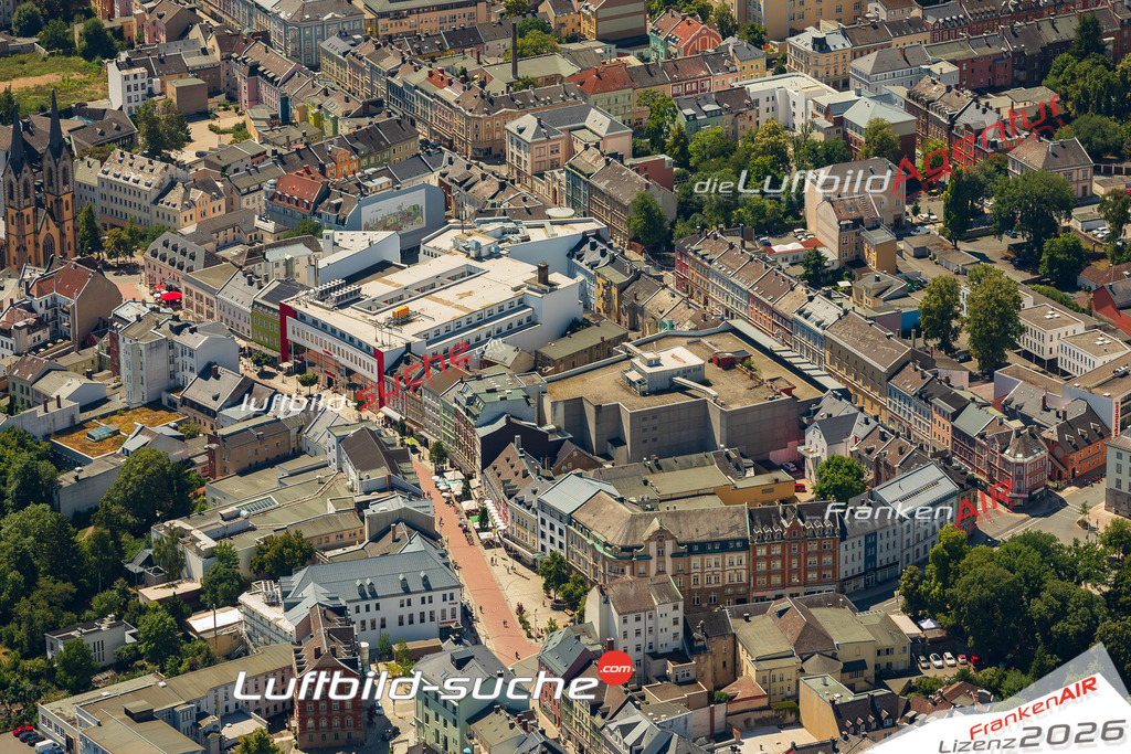 Klassische Luftaufnahme ohne Drohne zeigt:Altstadt bei Hof - Die Luftbildaufnahme wurde 2025 vom UL-Flugzeug heraus erstellt ( keine Drohne ) - Hochauflösende Luftaufnahme -Nicht vergleichbar mit Google Maps oder Satelittenbilder- Die Geschenkidee !Mit Lizenz und Bildrechte bestellbar