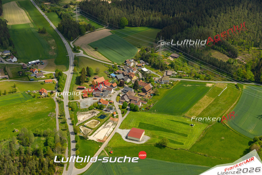 Die Luftaufnahme Kaltenbrunn - Mitwitz wurde 2022 vom Flugzeug aus (keine Drohne) erstellt. Hohe Auflösung -für große Poster und Wandbilder geeignet - Garantiert!