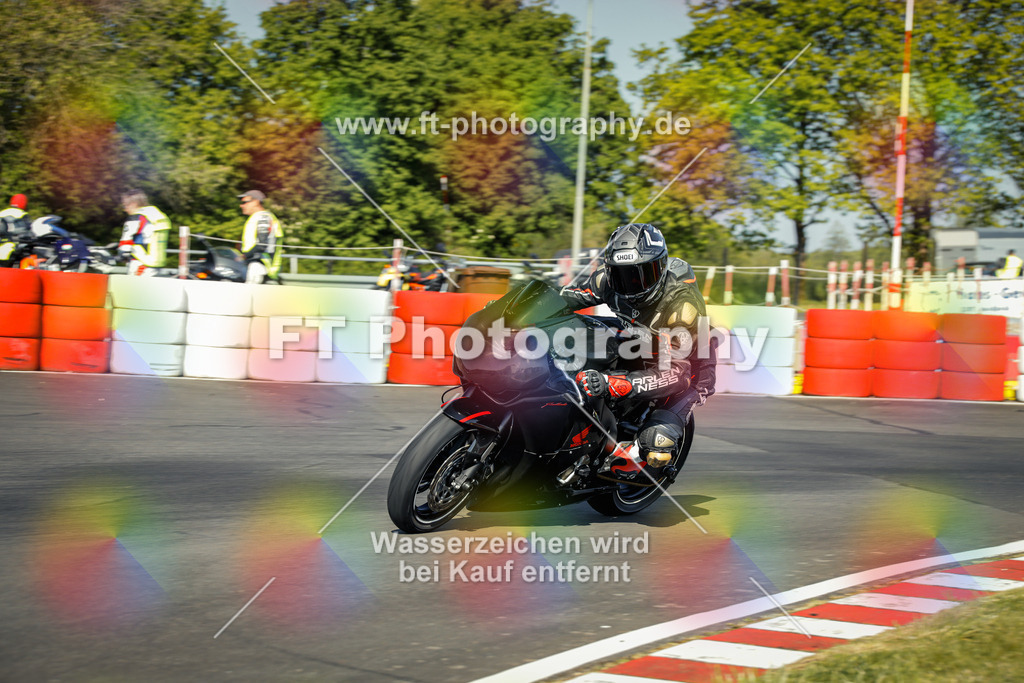 OBK_Mai_Justin_Uwe-10210 | Hier findet Ihr Bilder von Touristenfahrten auf der Nürburgring Nordschleife oder von anderen Veranstaltungen die ich besucht habe. Viel Spass beim Durch Schauen 