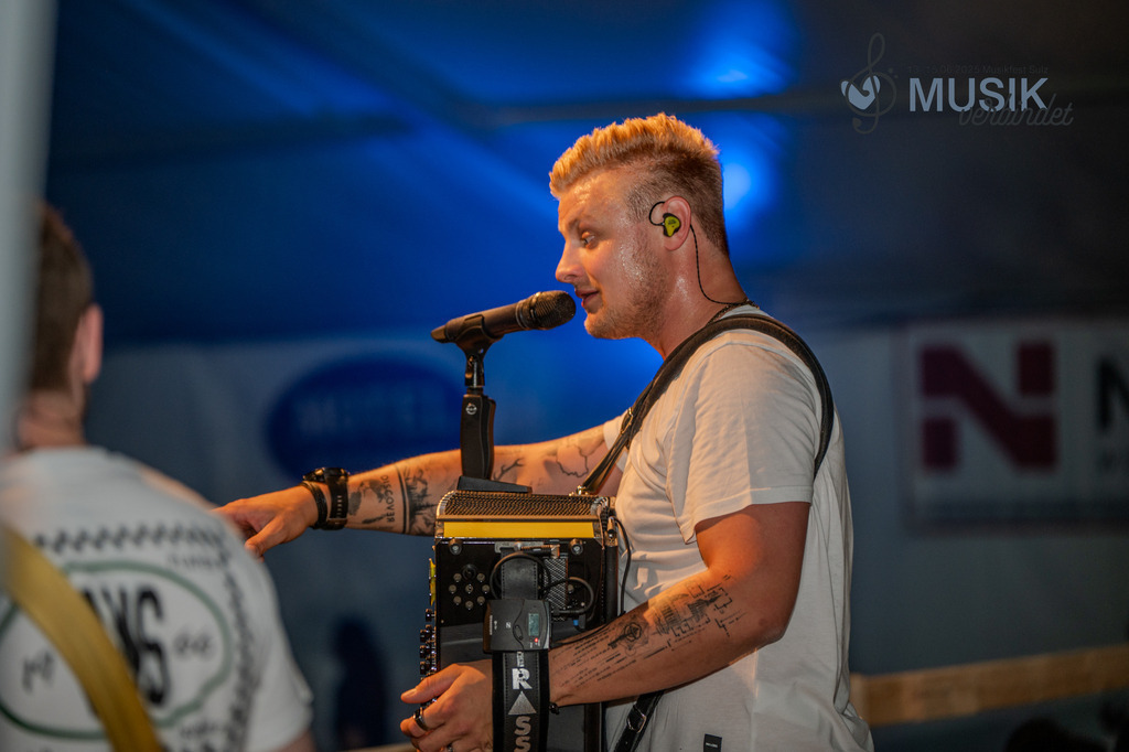 DSC_3692 | "Fussifoto.com – Ihr Ansprechpartner für hochwertige Fotografie! Entdecken Sie kreative Bilder und professionelle Dienstleistungen. Kontaktieren Sie uns für Ihre Projekte!"