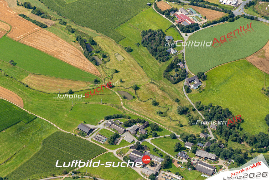 Das Luftbild der Stadt Naila wurde 2021 vom Flugzeug heraus erstellt (keine Drohne) Aufnahmehöhe ca.450 Meter- hohe Bildauflösung und Druck-Qualität garantiert!