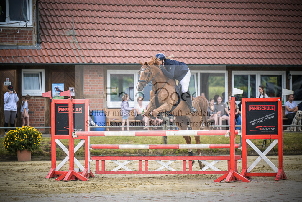 DOS_1875 | Entdecke hochwertige Reitturnierfotos von Foto Oger. Professionell, emotional und authentisch – jetzt Lieblingsmomente im Shop bestellen.Deutschlandweite Turnierfotografie. - Realisiert mit Pictrs.com
