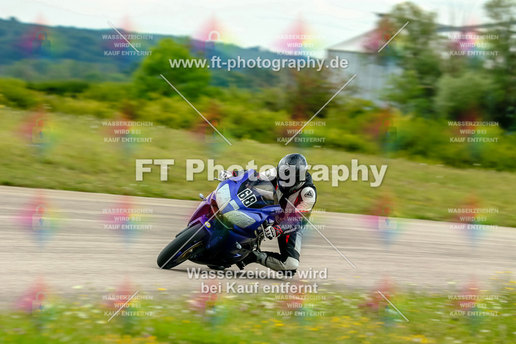 Chambley Juli-3315 | Hier findet Ihr Bilder von Touristenfahrten auf der Nürburgring Nordschleife oder von anderen Veranstaltungen die ich besucht habe. Viel Spass beim Durch Schauen 