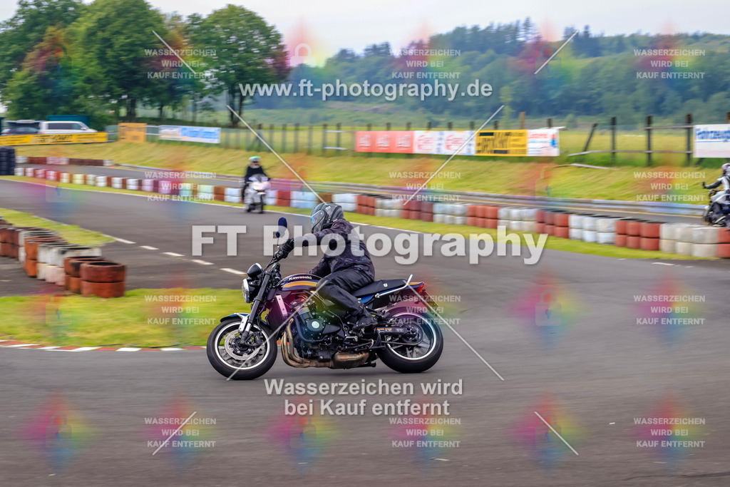 OBK-5677 | Hier findet Ihr Bilder von Touristenfahrten auf der Nürburgring Nordschleife oder von anderen Veranstaltungen die ich besucht habe. Viel Spass beim Durch Schauen 
