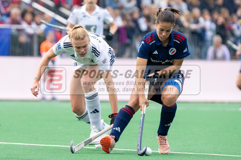Final4_20240519-1143-0039 | Bonn, Deutschland, 19.05.2024: Lucina von der Heyde (Mannheimer HC) in Aktion waehrend des Spiels der Deutsche Feldhockey-Meisterschaften 2024 zwischen Final 4 Damen Finale Düsseldorfer HC - Mannheimer HC im Bonner THV am 19.05.2024 in Bonn, Deutschland. (Foto von Stephan Fehrmann)

Bonn, Germany, 19.05.2024: Lucina von der Heyde (Mannheimer HC) in action during the game of Deutsche Feldhockey-Meisterschaften 2024 between Final 4 Damen Finale Düsseldorfer HC - Mannheimer HC in Bonner THV at 19.05.2024 in Bonn, Deutschland. (Foto from Stephan Fehrmann)