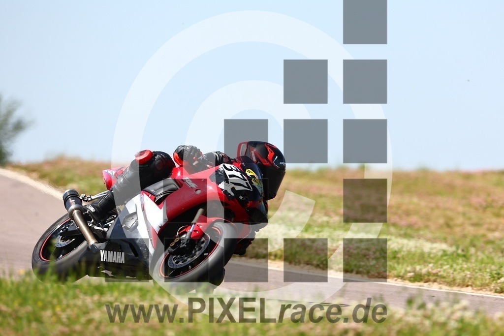 0377-20250622_01047 | Schöne Erinnerungen an spannende Momente - das festzuhalten ist unser Job. PIXELrace.de ist seit 2003 auf den Rennstrecken Europas unterwegs um die Action draußen beim Fahren und die wunderbare Stimmung imm Fahrerlager für euch einzufangen.