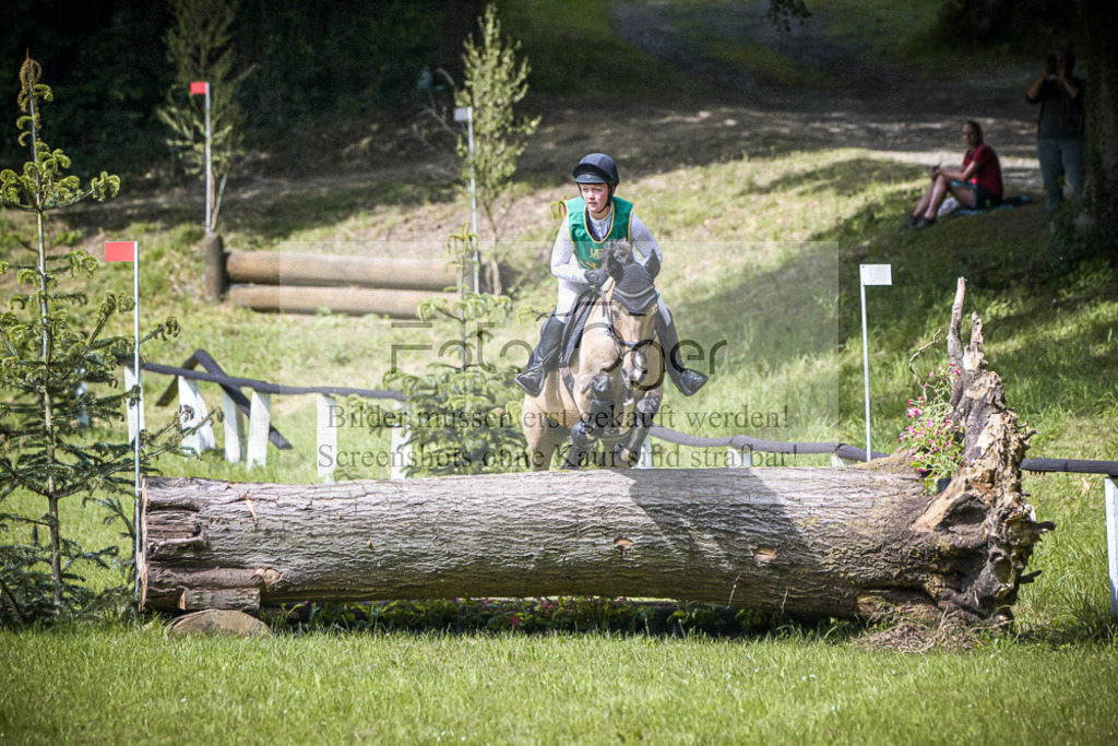 DOS_0126 | Entdecke hochwertige Reitturnierfotos von Foto Oger. Professionell, emotional und authentisch – jetzt Lieblingsmomente im Shop bestellen.Deutschlandweite Turnierfotografie. - Realisiert mit Pictrs.com