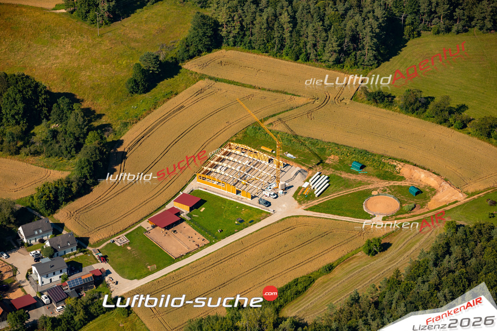 Das Luftbild zeigt : Hundsdorf Obertrubach - Die Luftaufnahme wurde 2024 vom UL-Flugzeug aus erstellt ( keine Drohne ) - Hochauflösende Luftaufnahme - Für grossformatige Ausdrucke geeignet. Die Geschenkidee !Mit Lizenz und Bildrechte bestellbar