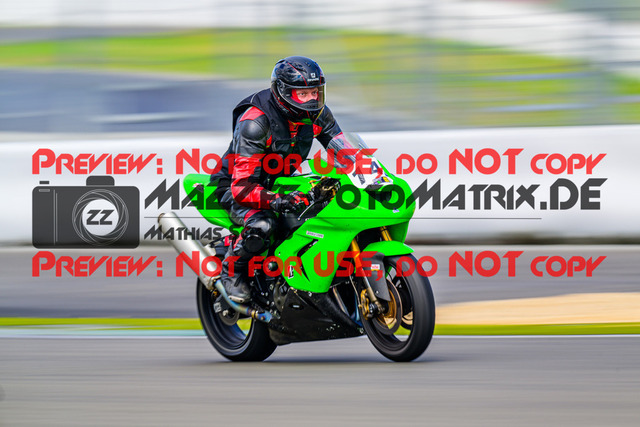 MaZZes_FotoMatrix_240717_6007705_2-383 | GELB