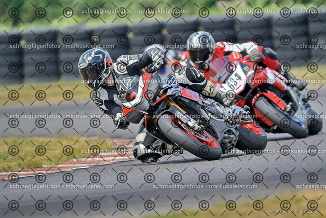 25bt04-1562 | markuskiefer.com - Realisiert mit Pictrs.com