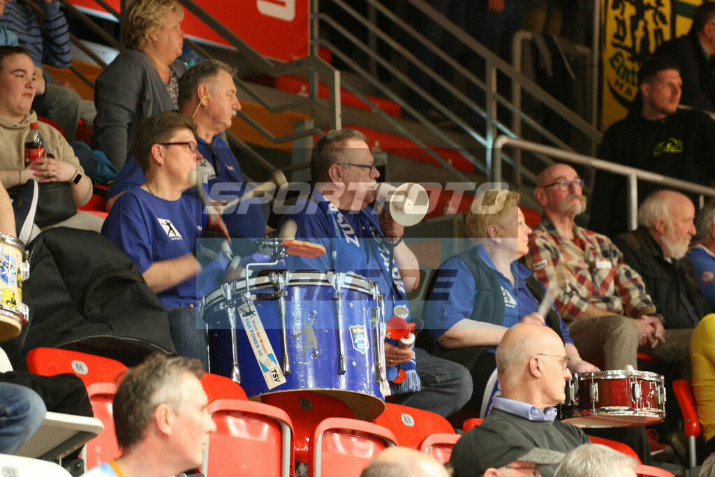 Eintracht Hagen - Dormagen | Dormagens Fans - © Sportfoto-Sale (MK) - Realisiert mit Pictrs.com