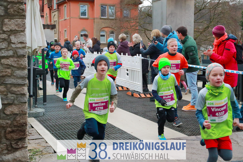 400m AOK Junior Cup | 3 Koenigslauf 2024 400m AOK Junior Cup - Realisiert mit Pictrs.com