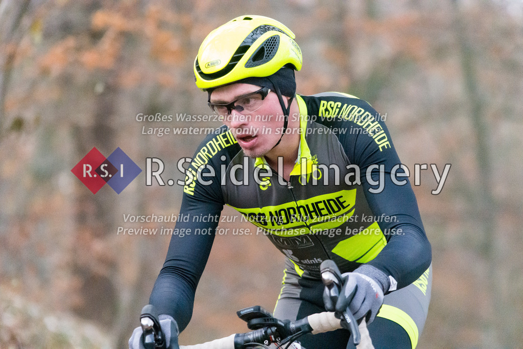 Radsport, 14. Lauf - Bikebeat Cyclo-Cross Bundesliga 2022/23 und 43. Harburger Weihnachtspreis im Stevens Cup 2022, Schwarzenbergplatz (Hamburg-Harburg), 18.12.2022 | Aus dem Rennen 6 / Männer Elite (Lizenzfahrer): 
Tim Stöver (RSG Nordheide)