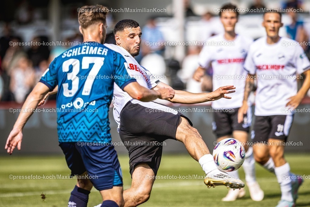 xkwix09082502026 | 09.08.2025, xkwix, Fußball, Liga3, SC Verl - SV Wehen Wiesbaden, Sportclub Arena: Oualid Mhamdi (SC Verl #20)beim Schuss 