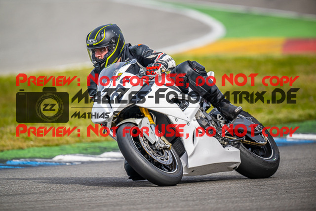 MaZZes_FotoMatrix_230410_5687 | GELB