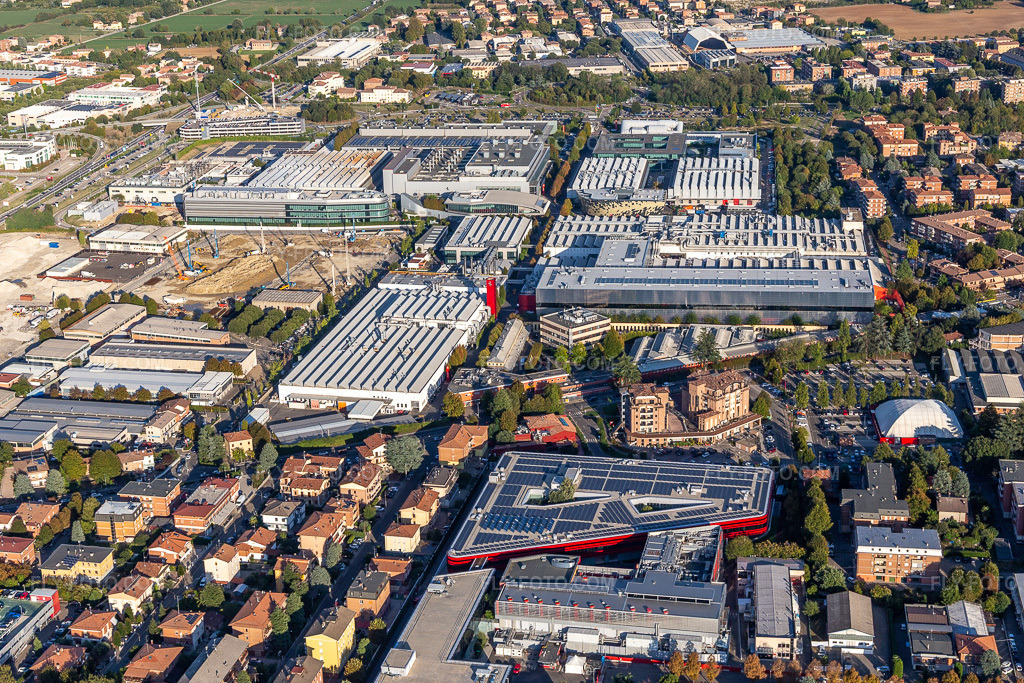 Aerial view: Ferrari SPA factory in Maranello in the state Modena, Italy.Photo: IMG_134599.jpg taken on 09/19/2022 by Werner Riehm/FLY-FOTO.comResolution of the original: 5294 x 3529 pxWWW.FERRARI.COM