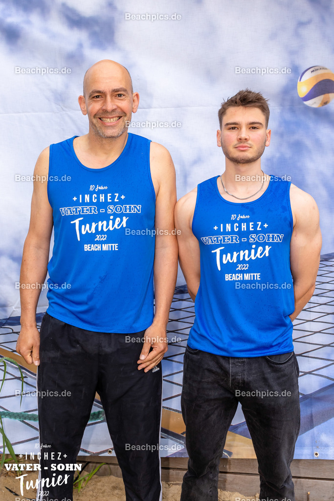 2022-00063171-Vater-Sohn-Turnier-Teamfotos-2 | 26.05.2022; Berlin Foto: Gerold Rebsch - www.beachpics.de