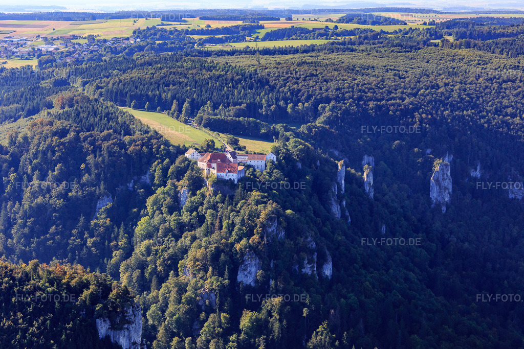 Luftbild: DJH Jugendherberge Burg Wildenstein in Leibertingen im Bundesland Baden-Württemberg in Deutschland. Foto: IMG_094234.jpg vom 27.08.2016 durch Werner Riehm/FLY-FOTO.deDJH Jugendherberge Leibertingen-Wildenstein