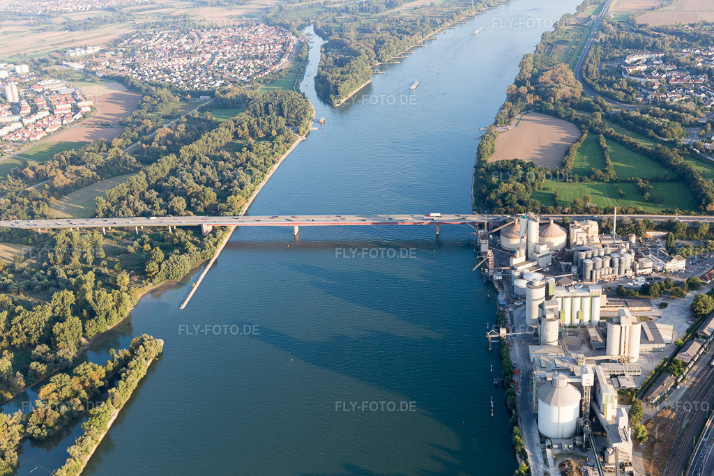 Luftbild: Heidelberg Cement, Autobahnrheinbrücke A60 im Ortsteil Weisenau in Mainz im Bundesland Rheinland-Pfalz in Deutschland.Foto: IMG_094678.jpg vom 21.09.2016 durch Werner Riehm/FLY-FOTO.deAuflösung des Originals: 5472 x 3648 px