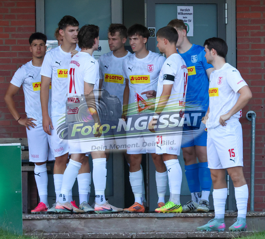 TuS Bersenbrück - HSC Hannover | Auf dem Bild zu sehen: weiß TuS BersenbrückTuS Bersenbrück, HSC Hannover, Saison 25/26, Testspiel, Bünde, Deutschland - Realisiert mit Pictrs.com