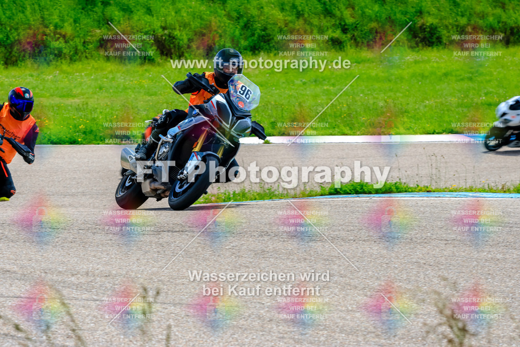 MotoTeam-9933 | Hier findet Ihr Bilder von Touristenfahrten auf der Nürburgring Nordschleife oder von anderen Veranstaltungen die ich besucht habe. Viel Spass beim Durch Schauen 