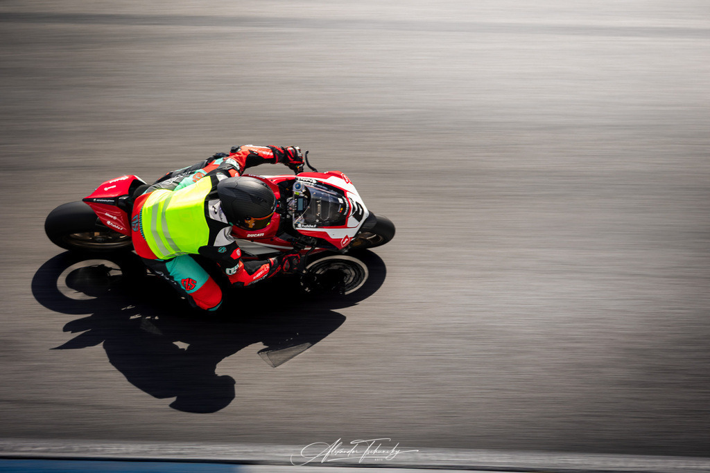 Ducati Trackday Hockenheimring 2026 | Entdecken Sie die faszinierende Welt von Alexander Tschuncky Arts: Kreative Fotografie, atemberaubende Automobilkunst und hochwertiger Bilderdruck. Lassen Sie sich inspirieren! - Realisiert mit Pictrs.com