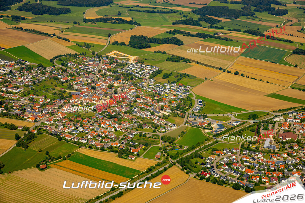 Das Luftbild zeigt : Ennabeuren Heroldstatt - Die Luftaufnahme wurde 2024 vom UL-Flugzeug aus erstellt ( keine Drohne ) - Hochauflösende Luftaufnahme - Für grossformatige Ausdrucke geeignet. Die Geschenkidee !Mit Lizenz und Bildrechte bestellbar