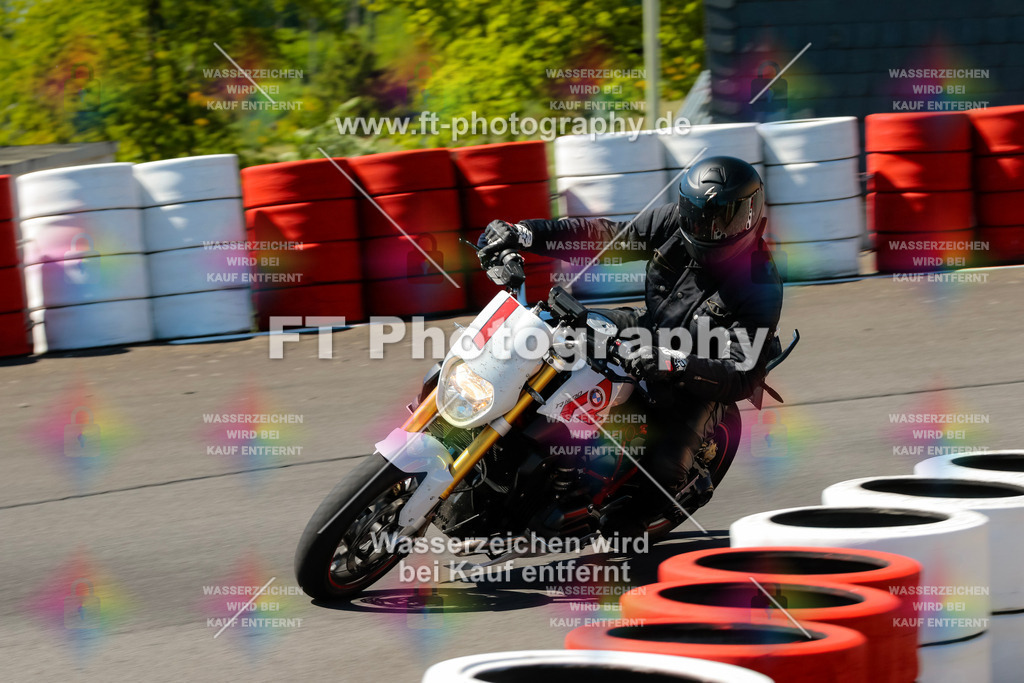 Moto-TeamOBK-22293 | Hier findet Ihr Bilder von Touristenfahrten auf der Nürburgring Nordschleife oder von anderen Veranstaltungen die ich besucht habe. Viel Spass beim Durch Schauen 