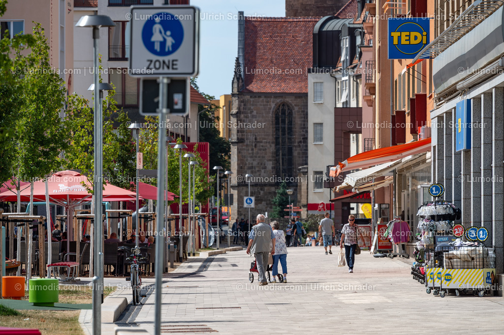 10049-14222 - Breiter Weh in Halberstadt | Stockfoto und Bilderpool mit Bildmaterial aus Deutschland, dem Harz, Halberstadt, Quedlinburg, Wernigerode und weltweit. Qualitativ hochwertige und professionelle Fotos anschauen und kaufen. - Realisiert mit Pictrs.com