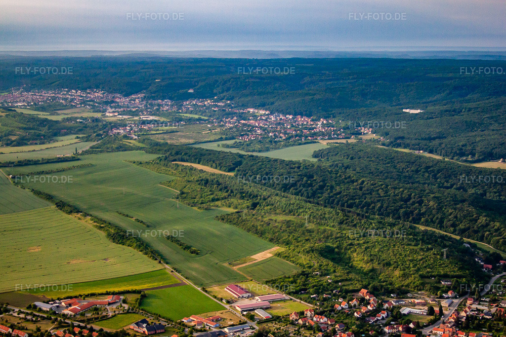 Luftbild: Münchenberg von Nordwesten im Ortsteil Stecklenberg in Thale im Bundesland Sachsen-Anhalt in Deutschland. Foto: IMG_58114.jpg vom 28.06.2013 durch Werner Riehm/FLY-FOTO.de