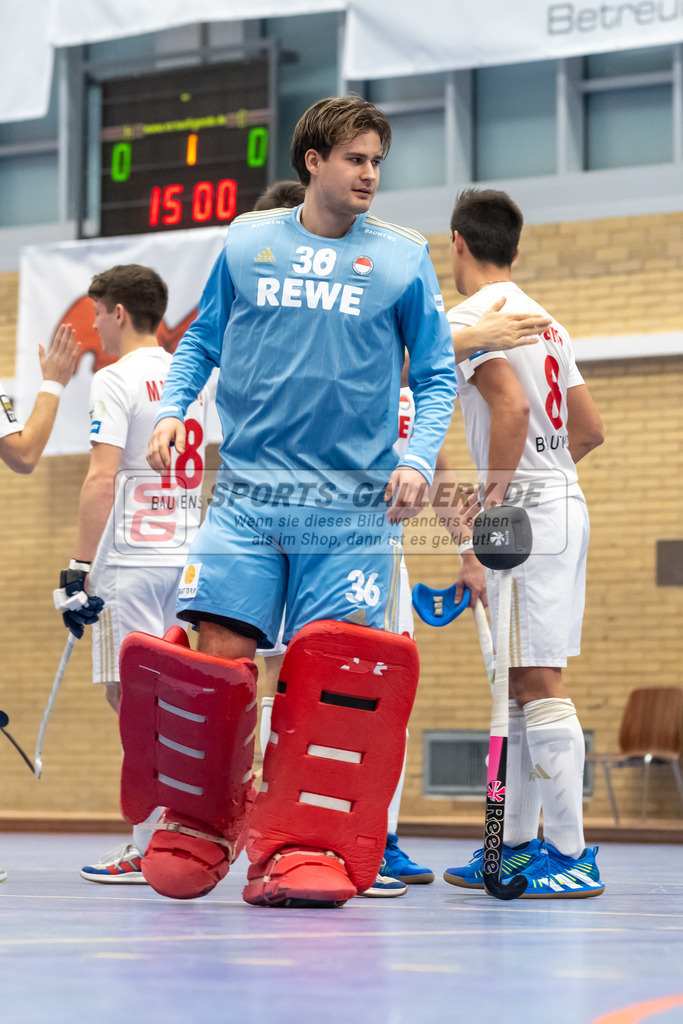 SFE_20240106_0024 | Neuss, Deutschland, 06.01.2024: Leo Mink (Rot-Weiss Köln) in Aktion waehrend des Spiels der Halle 1. Bundesliga Herren zwischen SW Neuss vs Rot-Weiss Köln im Stadionhalle (SW Neuss) am 06.01.2024 in Neuss, Deutschland. (Foto von Stephan Fehrmann)

Neuss, Germany, 06.01.2024: Leo Mink (Rot-Weiss Köln) in action during the game of Halle 1. Bundesliga Herren between SW Neuss vs Rot-Weiss Köln in Stadionhalle (SW Neuss) at 06.01.2024 in Neuss, Deutschland. (Foto von Stephan Fehrmann)